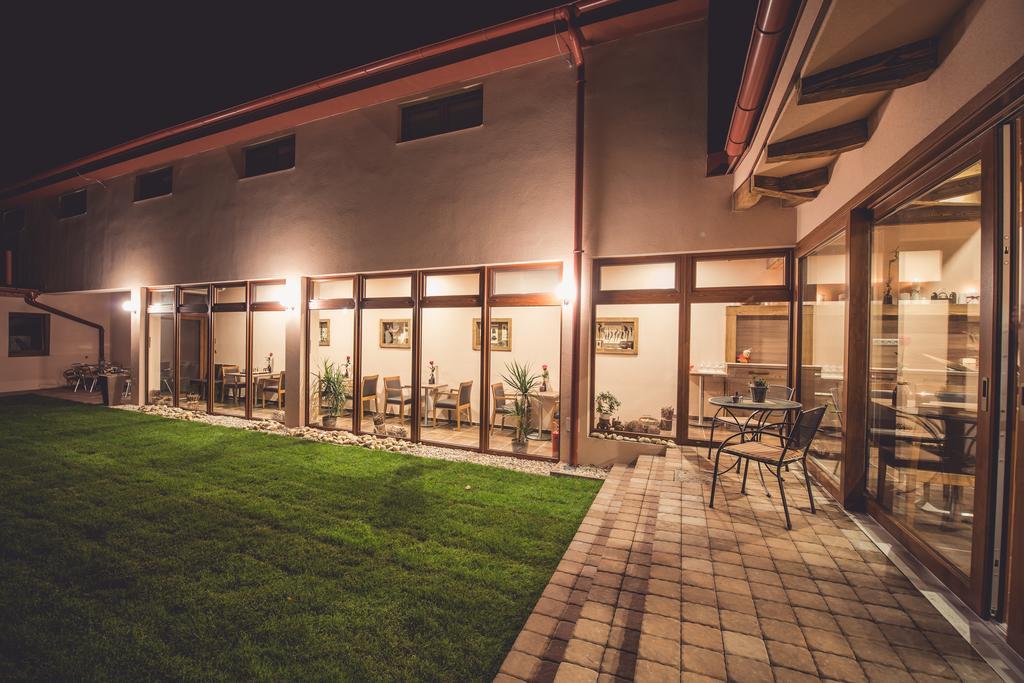 Penzion Vino Hruska Blatnička المظهر الخارجي الصورة